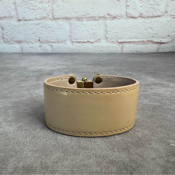 Louis Vuitton Save it Patent Leather Tan Bracelet - Picture 5 of 13